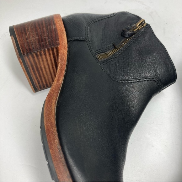 Clarks Women's Clarkdale Dawn Black Leather Boots 9m Wood Tone Soles Zip Closure - Picture 11 of 15